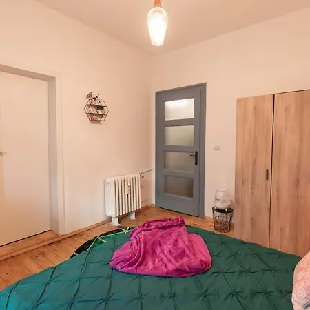 Vintage Bohemian Paradise With Xbox Series X For Big Groups Apartment